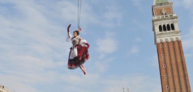 Venice Carnival 2014 – Flight of the Angel