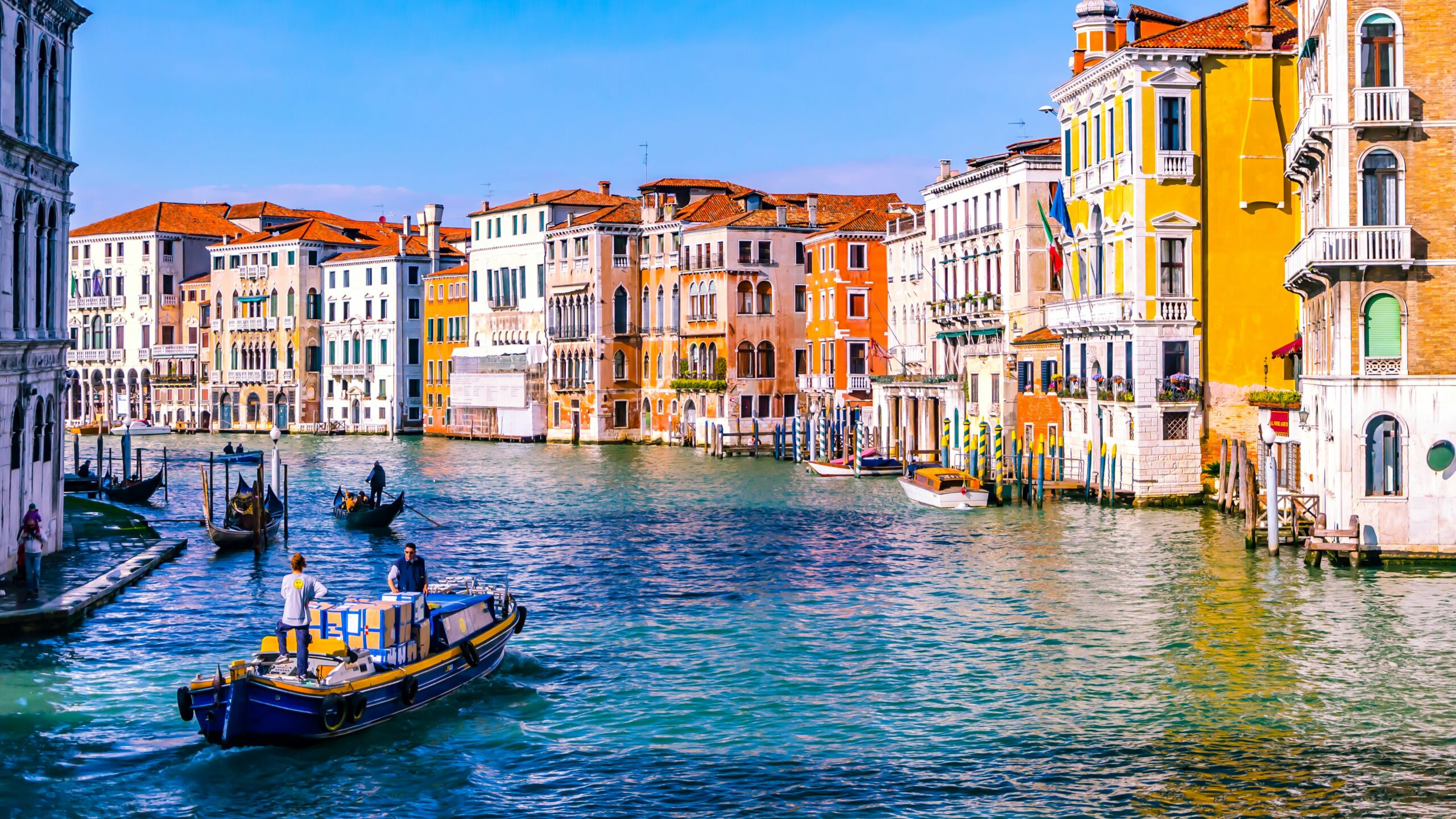 https://en.venezia.net/wp-content/uploads/2024/10/kit-suman-5mcnzeSHFvE-unsplash-scaled.jpg